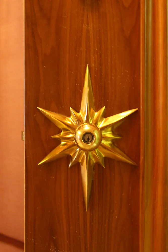 jackie gaughan penthouse apartment at the el cortez las vegas fantastic mid century starburst doorknob