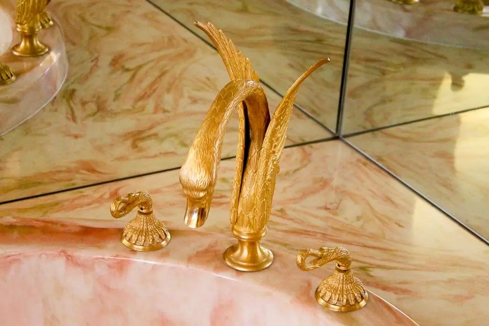 jackie gaughan penthouse apartment at the el cortez las vegas sherl wagner swan bath tub faucet