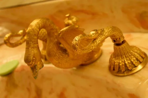 sherl-wagner-swan-faucet