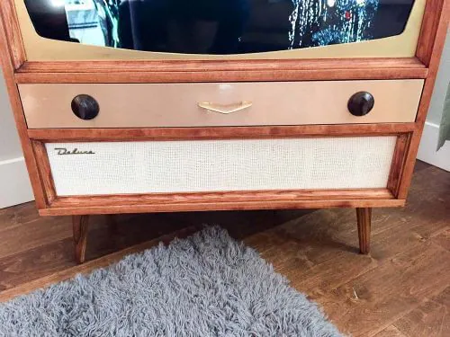 details to make a tv cabinet look retro