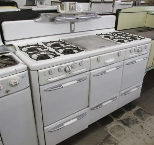1949 Town and Country stove range at Antique Appliances