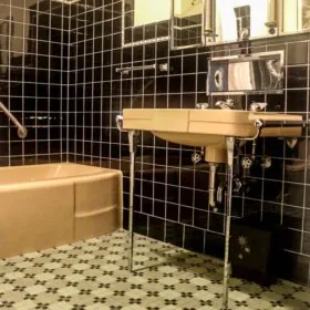beautiful deco bathroom vintage