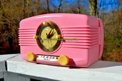 1951 Pink Lang radio