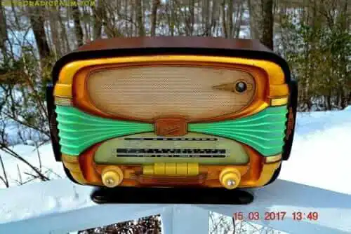 1955 Oceanic Surcouf radio 