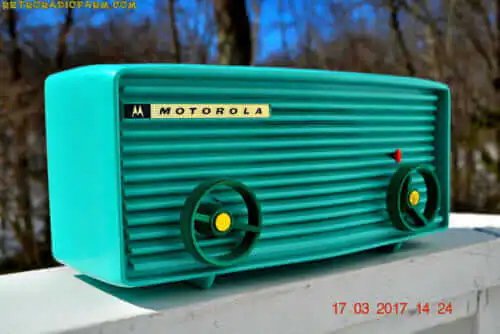 vintage 1957 Motorola 57R radio