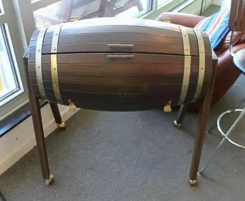 portable bar that looks like a barrel