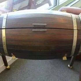 portable bar that looks like a barrel