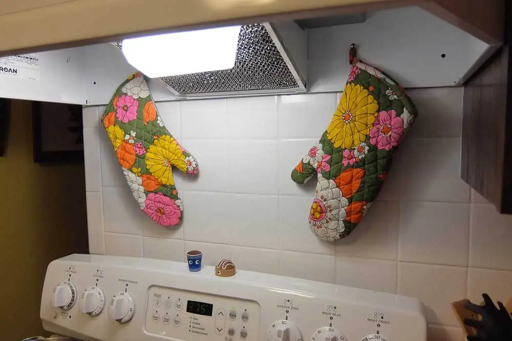 vintage oven mitts