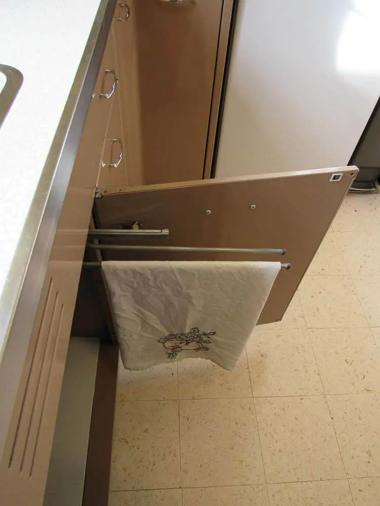kitchen cabinet towel holder